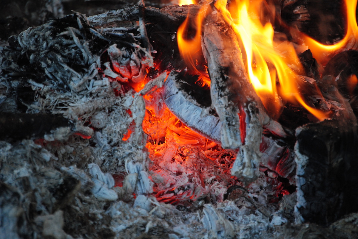 Kellerdurchbruch - hermetisch - brandschatzen Feuer1 - Kellerdurchbruch - hermetisch - brandschatzen